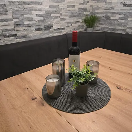 Erholsame Auszeit Auf Ca 100 Qm In Idylischer Lage Mit Grosser Terrasse Lejlighed *