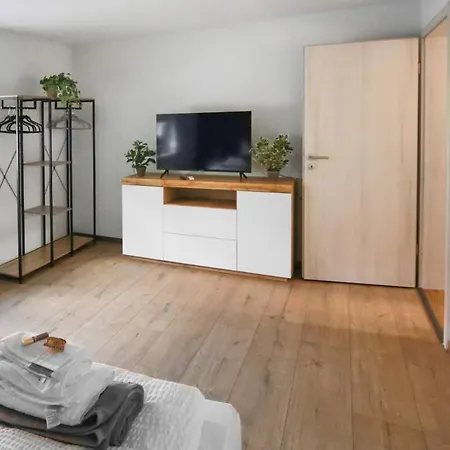 Erholsame Auszeit Auf Ca 100 Qm In Idylischer Lage Mit Großer Terrasse *