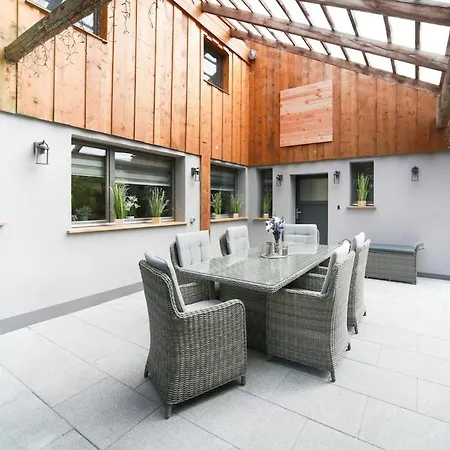 Erholsame Auszeit Auf Ca 100 Qm In Idylischer Lage Mit Großer Terrasse * Juehnde