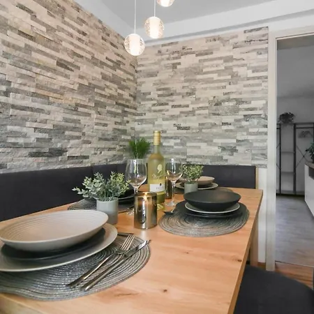 Erholsame Auszeit Auf Ca 100 Qm In Idylischer Lage Mit Großer Terrasse Apartment